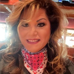 Meet your posher, Tiffany